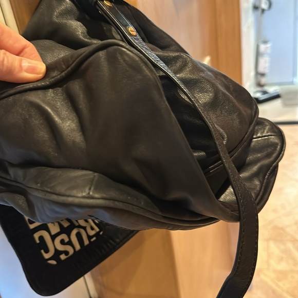 Marc Jacob’s black leather cross body bag - Picture 6 of 9